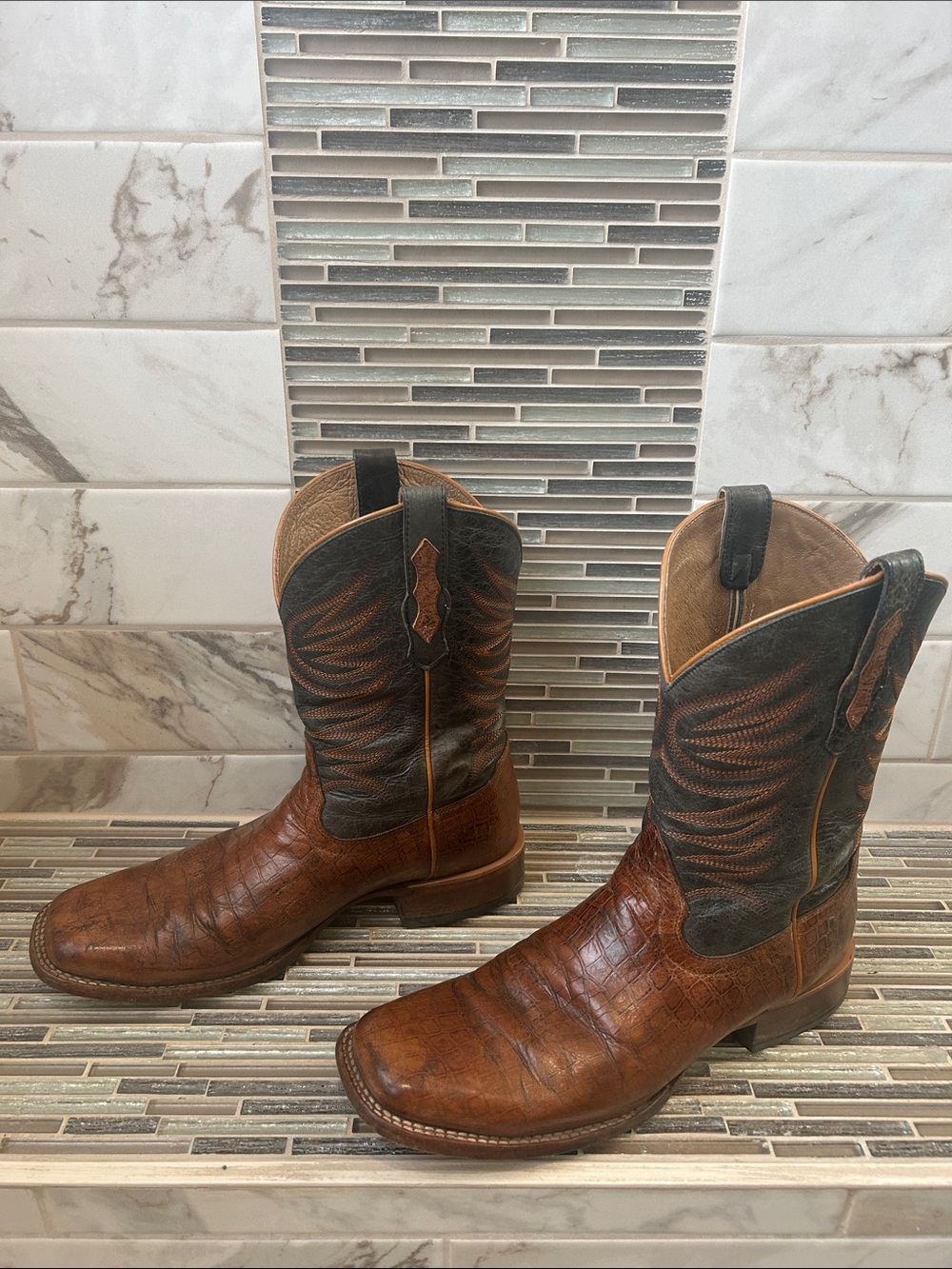 Cody James Men's Gator-Print Brown and Gray Western Cowboy Boots - Picture 10 of 12